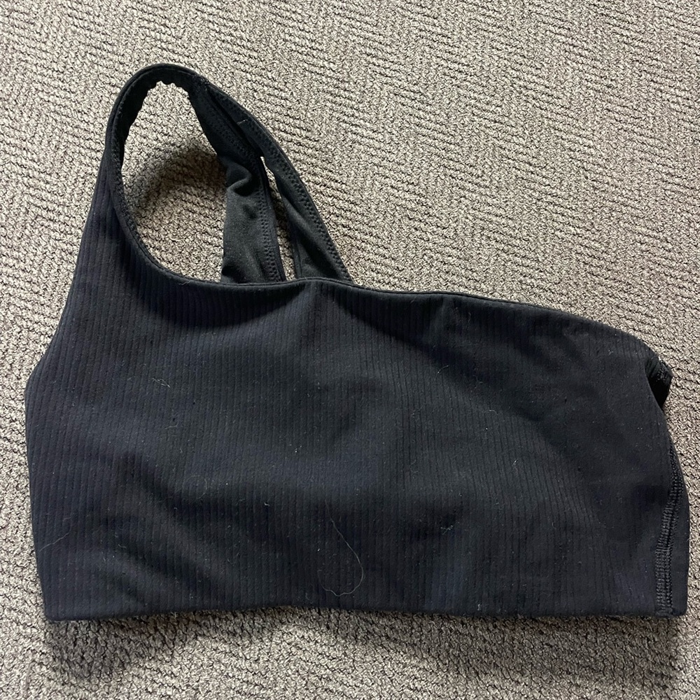 Lululemon size 6 sports bra